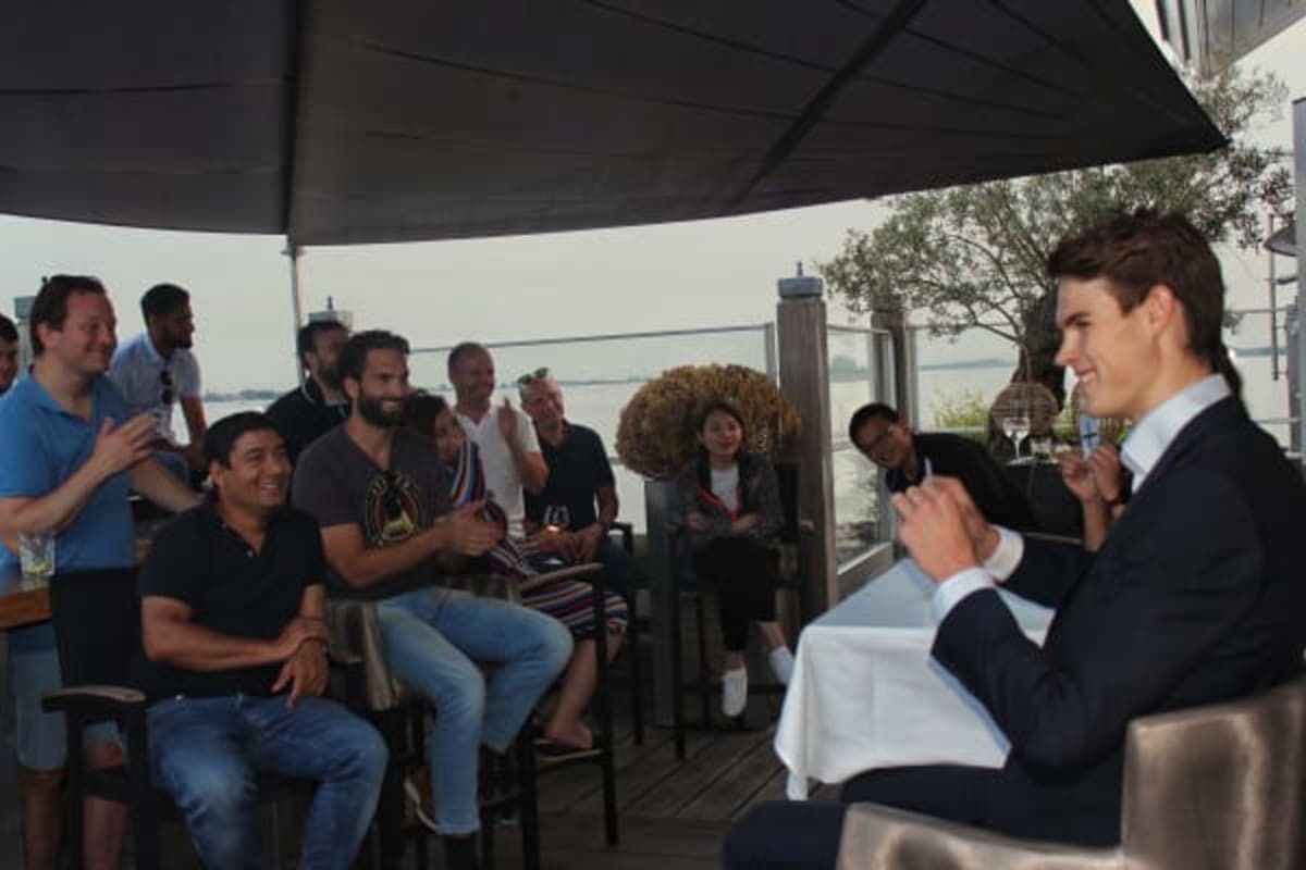 Tafelgoochelen Milo the Marvel foto 1