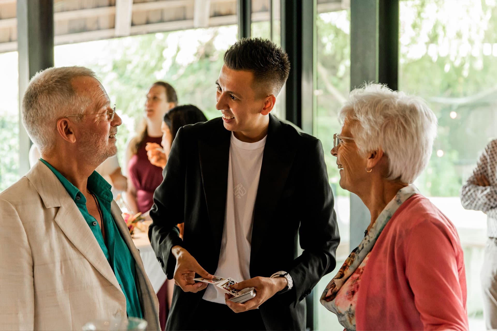 Particulier feest goochelaar